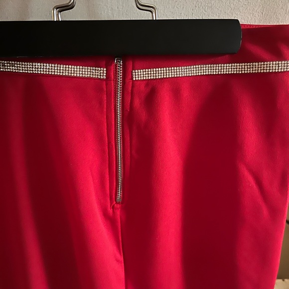 Elegant midi skirt size small - Picture 6 of 7